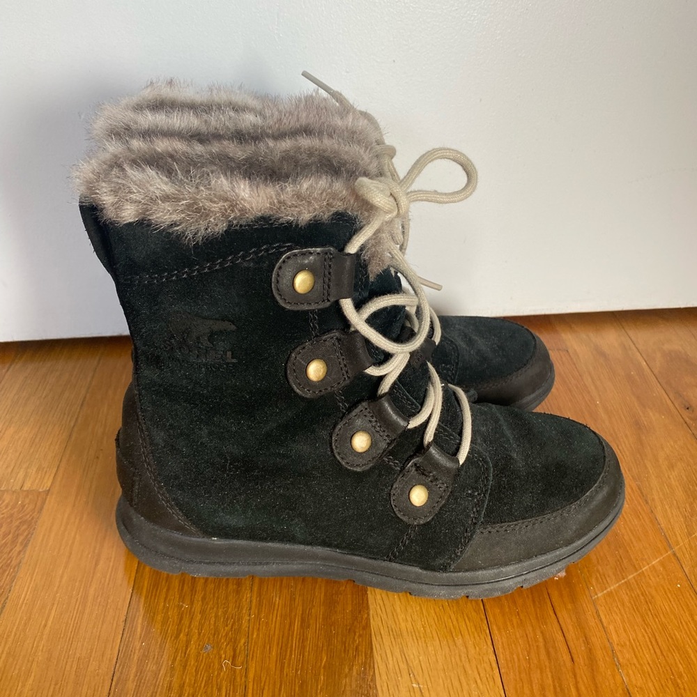 Sorel Snow Boots - Black Joan Explorer size 8